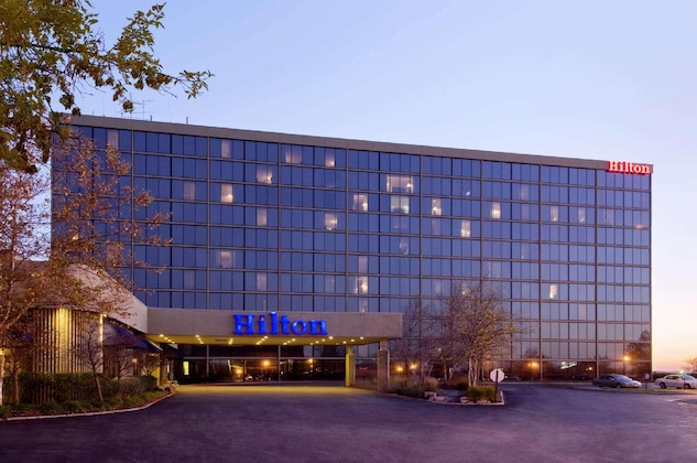 Gallery - Hilton Kansas City Airport