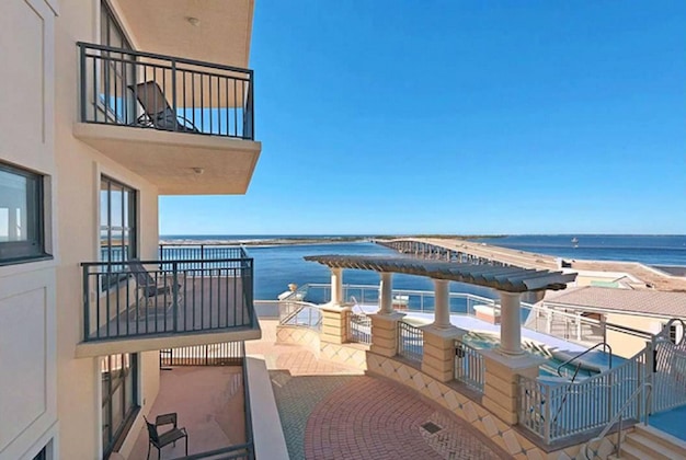 Gallery - Emerald Grande Vacation Resort By Resort Stay