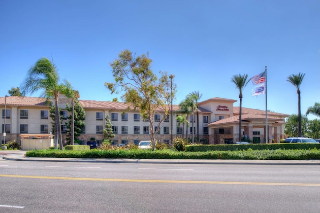 Gallery - Hampton Inn & Suites Ontario