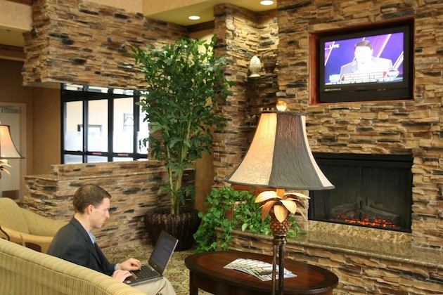 Gallery - Hampton Inn & Suites Farmington