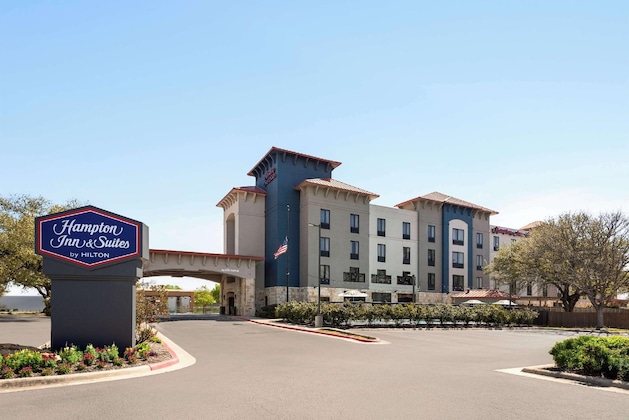 Gallery - Hampton Inn & Suites San Marcos