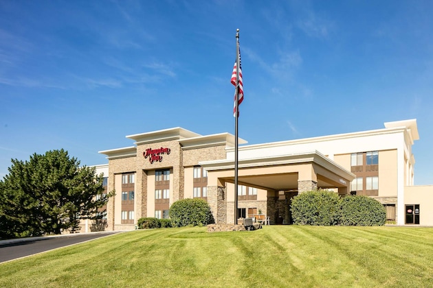 Gallery - Hampton Inn Iowa City Coralville
