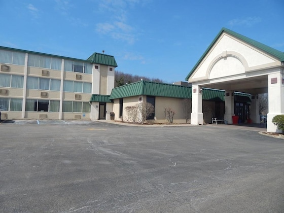 Gallery - Ramada By Wyndham Beaver Falls