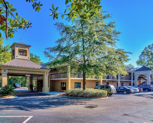 Gallery - Clarion Inn & Suites