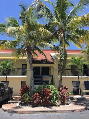 Gallery - Days Inn By Wyndham Florida City