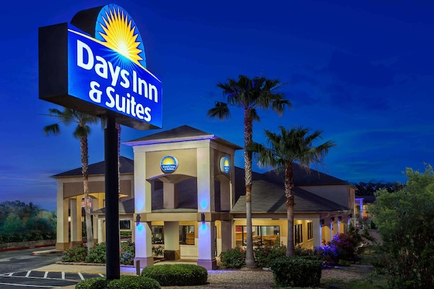 Gallery - Days Inn & Suites By Wyndham Huntsville