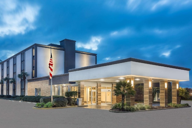 Gallery - Wyndham Garden Summerville
