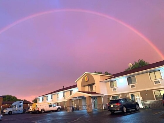 Gallery - Super 8 By Wyndham Eau Claire Wi