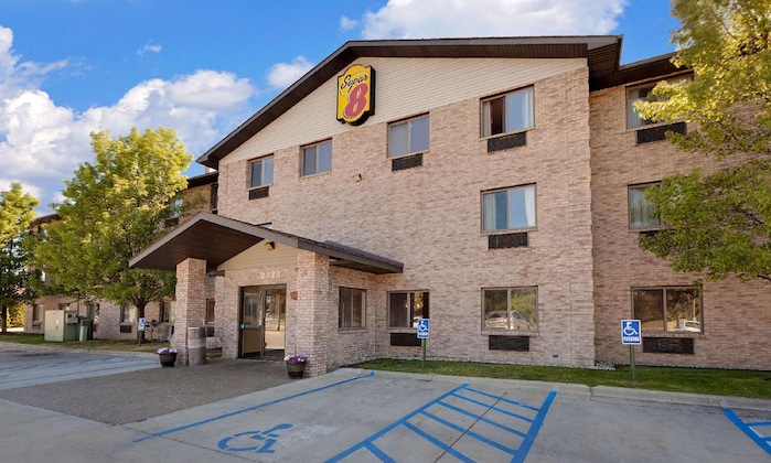 Gallery - Super 8 By Wyndham Mt. Pleasant