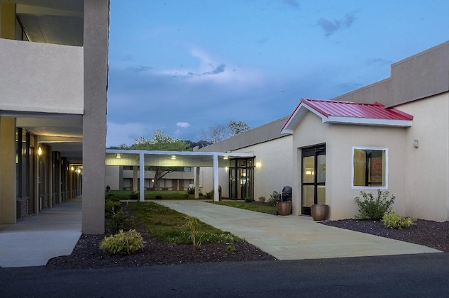 Gallery - Red Roof Inn Clearfield