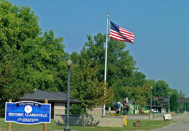 Gallery - Hampton Inn Louisville North Clarksville