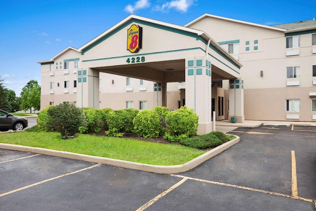Gallery - Super 8 By Wyndham Aurora Naperville Area