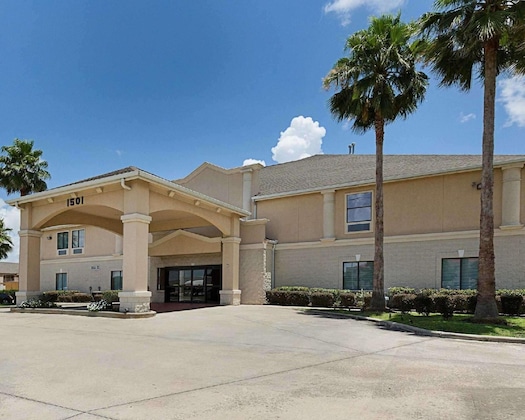 Gallery - Comfort Suites Deer Park
