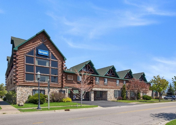 Gallery - Rodeway Inn & Suites Mackinaw City - Bridgeview