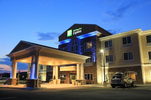Gallery - Holiday Inn Express & Suites Belle Vernon, An Ihg Hotel