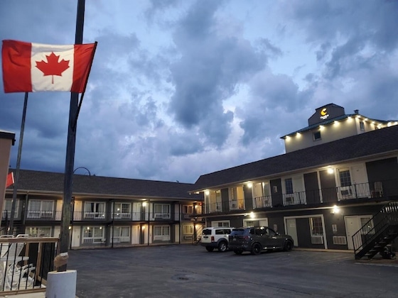 Gallery - Niagara Falls Courtside Inn