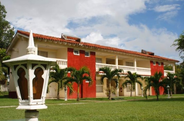 Gallery - Los Laureles