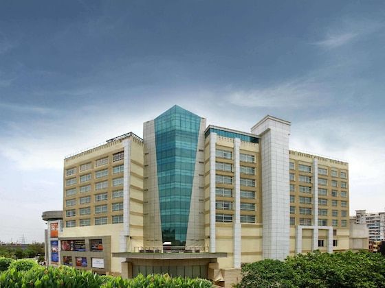 Gallery - Mahagun Sarovar Portico Suites