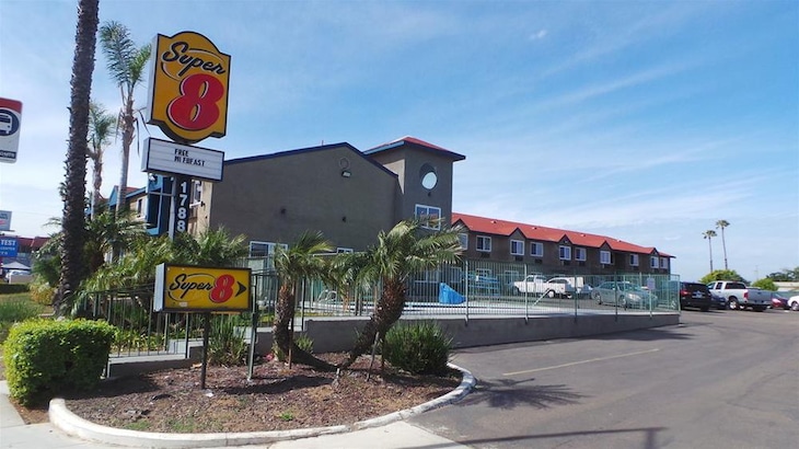 Gallery - Super 8 Imperial Beach