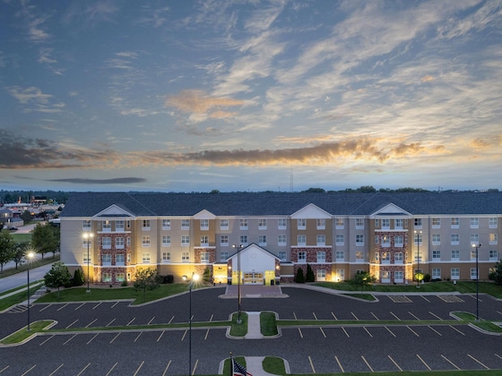 Gallery - Homewood Suites By Hilton Cedar Rapids-North