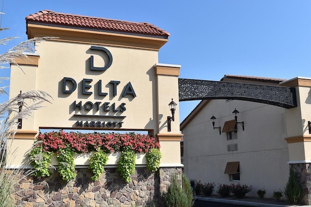 Gallery - The Fontana Hotel