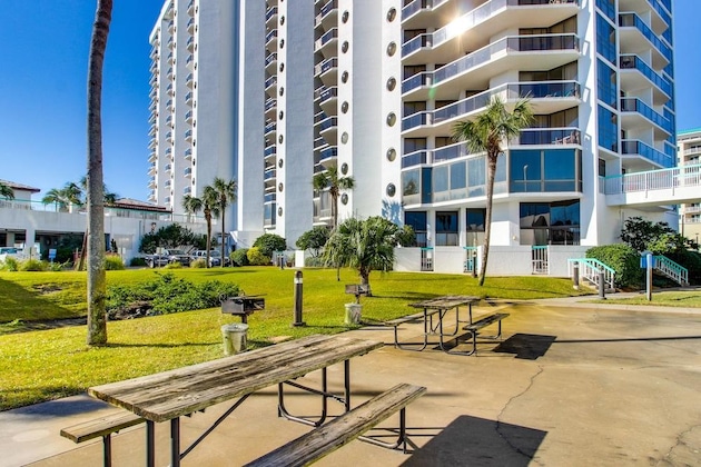 Gallery - Surfside Resort