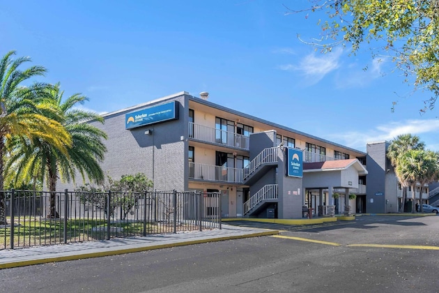 Gallery - Suburban Studios International Drive