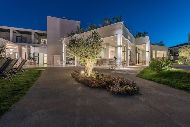 Gallery - Aqua Bay Suites
