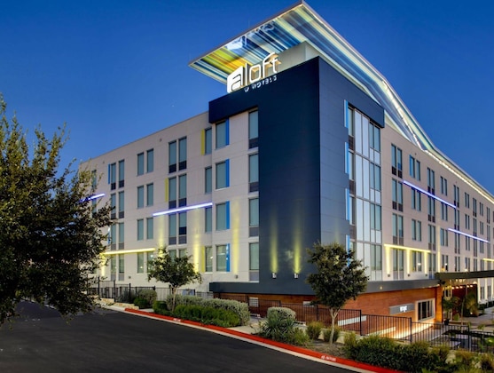 Gallery - Aloft San Antonio Airport