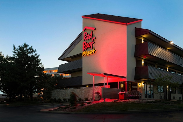 Gallery - Red Roof Inn Plus+ St Louis - Forest Park  Hampton Ave