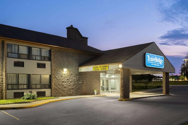 Gallery - Travelodge By Wyndham Barrie On Bayfield