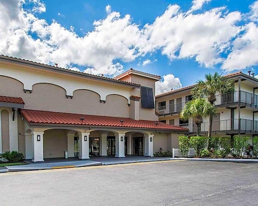Gallery - Quality Inn & Suites By The Parks