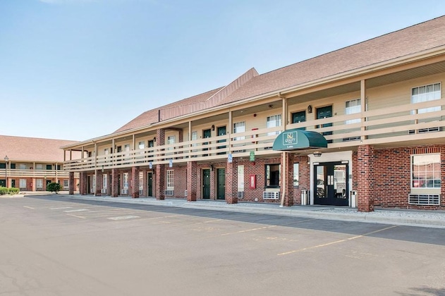 Gallery - Quality Inn Findlay