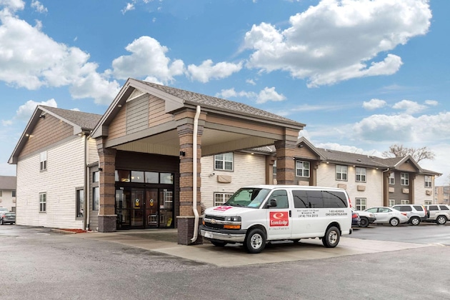 Gallery - Econo Lodge Milwaukee Airport