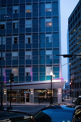 Gallery - Moxy New Orleans Downtown French Quarter