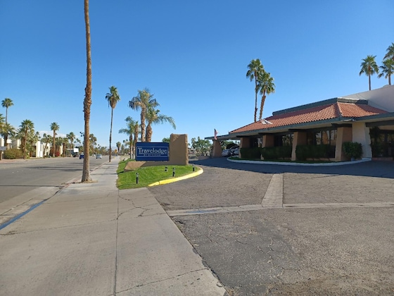 Gallery - Travelodge By Wyndham Palm Springs