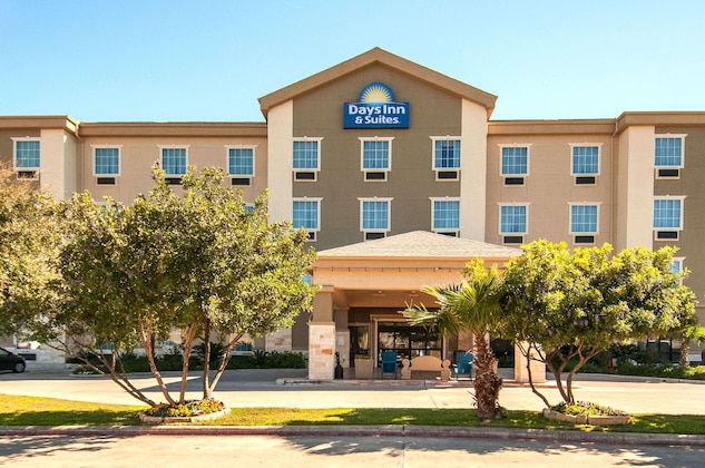 Gallery - Days Inn & Suites By Wyndham San Antonio Near At&T Center