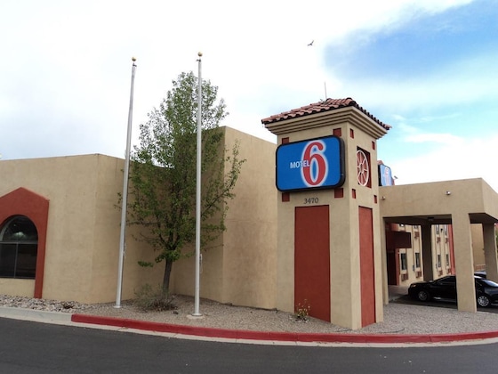Gallery - Motel 6 Santa Fe Central