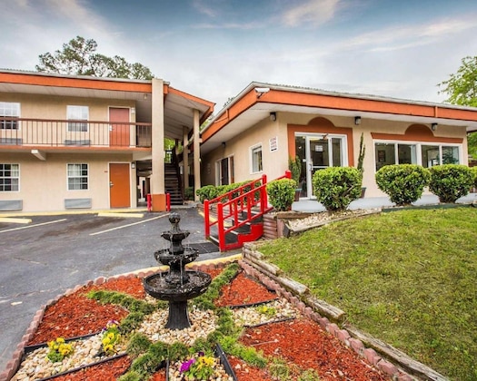 Gallery - Econo Lodge Fort Jackson