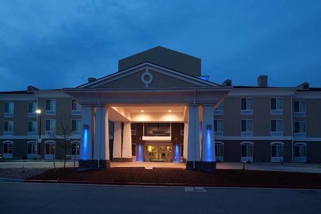 Gallery - Holiday Inn Express Hotel & Suites Lamar By Ihg