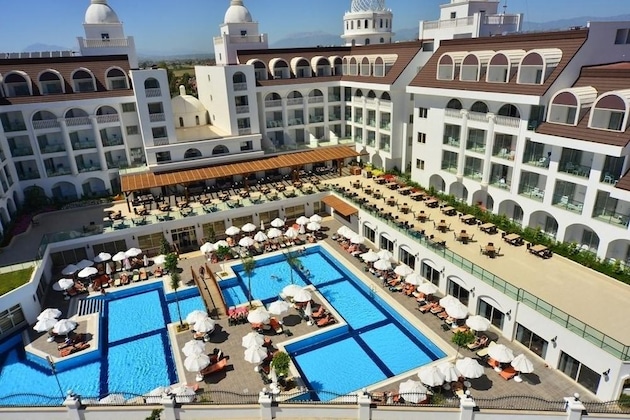 Gallery - Side Crown Serenity Ultra All Inclusive