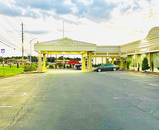 Gallery - Quality Inn & Suites McDonough South I-75