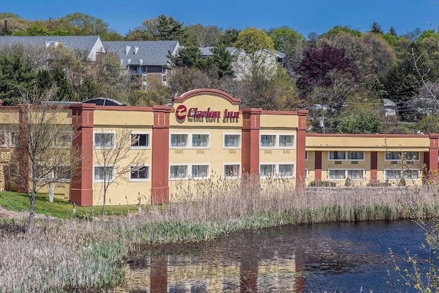 Gallery - Clarion Inn New London