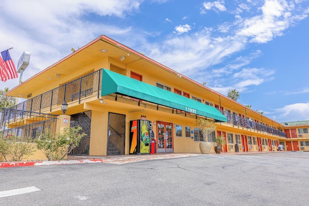 Gallery - Hotel Avenida - Oceanside Camp Pendleton