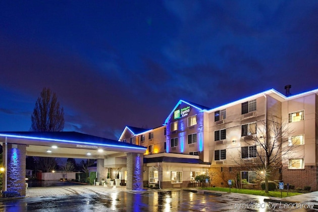 Gallery - Holiday Inn Express Hotel & Suites Portland-Jantzen Beach By Ihg