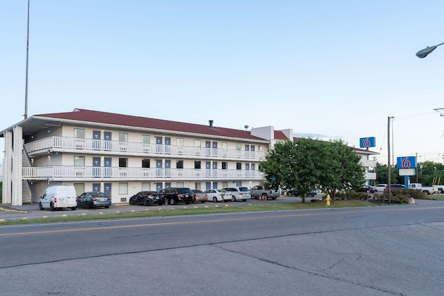 Gallery - Motel 6 Cincinnati