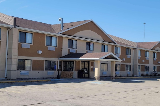 Gallery - Travelodge By Wyndham Fargo