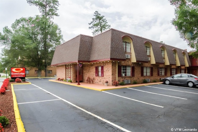 Gallery - Econo Lodge Colonial