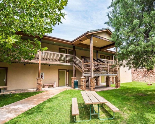 Gallery - Montclair Inn & Suites
