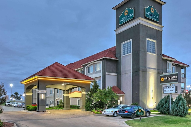 Gallery - La Quinta Inn & Suites By Wyndham Tulsa Airpt   Expo Square